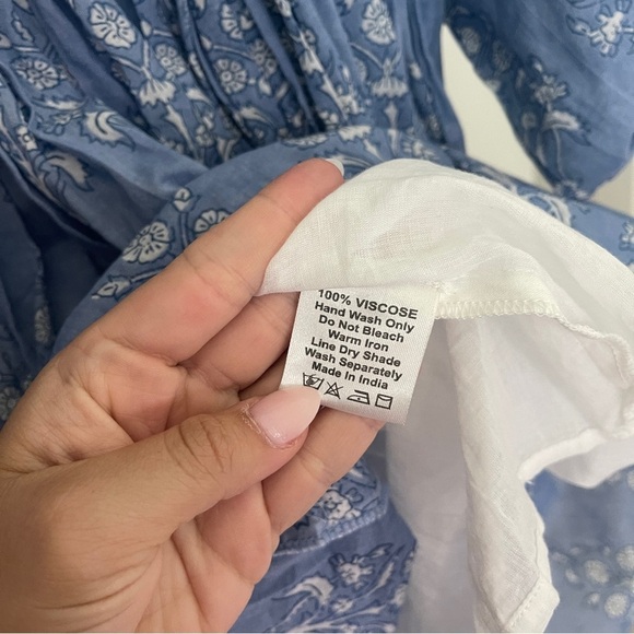 Clara the label clover mini blue shadow dress block print floral v neck - Picture 4 of 5